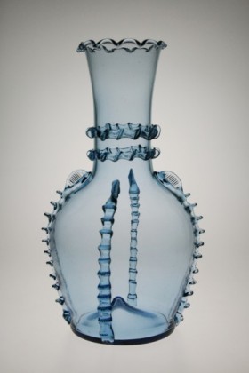 Váza zdobená štípanou nití modrá - Lesní sklo