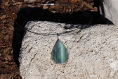 Šperk - kapka z vody - Lesní sklo