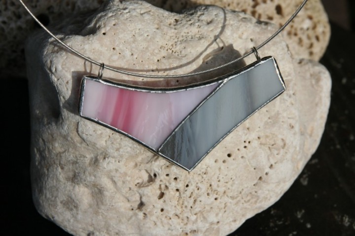 Náhrdelník šedo-růžový - Lesní sklo
