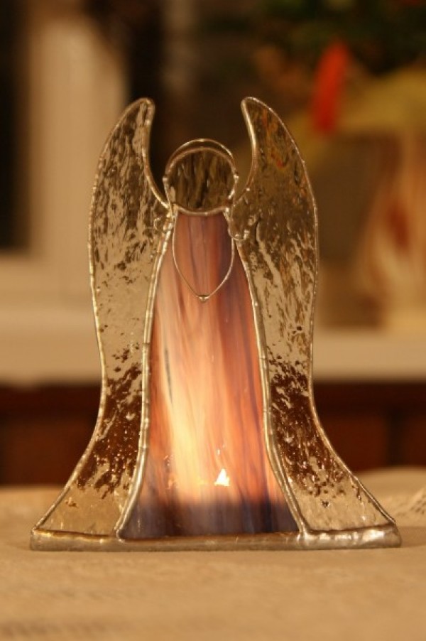Anděl - svícen na čajovou svíčku fialový - Lesní sklo