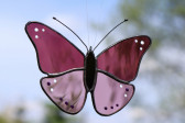 Fialový motýlek na zavěšení - Lesní sklo