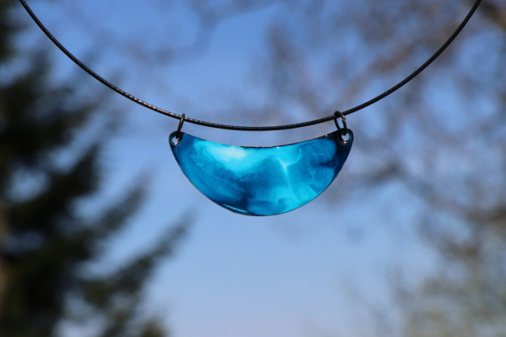 Modrý náhrdelník jako nebe - Lesní sklo
