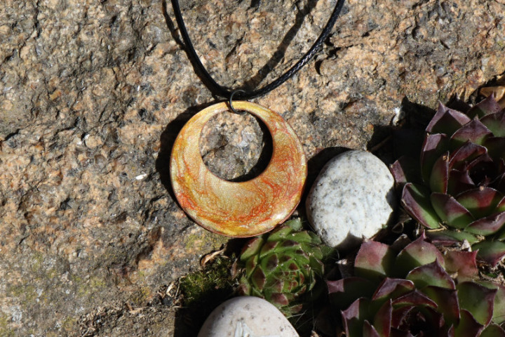 Měděno-zlatý náhrdelník s kresbou - Lesní sklo